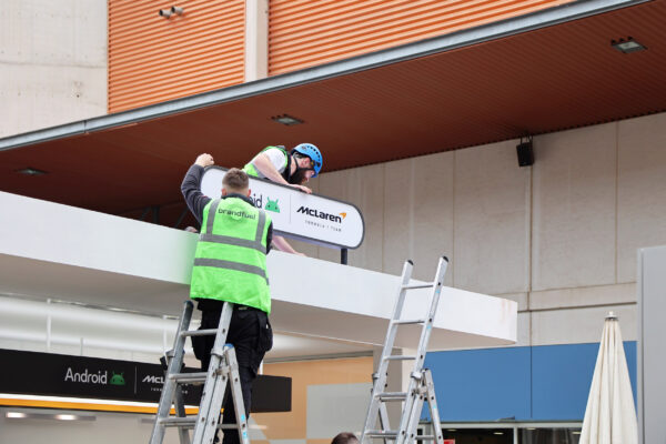 Fitting exhibition stand signage